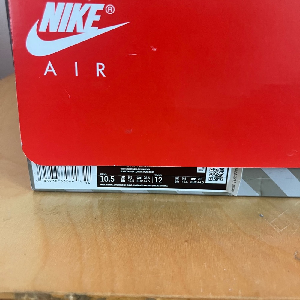 Nike Air Hurache Brand New Size 10.5 - image 2